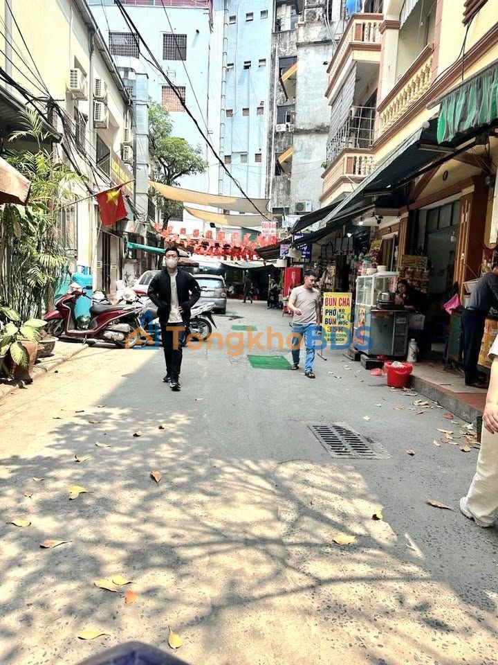 Nhà phố Nguyễn Chí Thanh Đống Đa 35m2 12.6 tỷ - Ô tô vào nhà