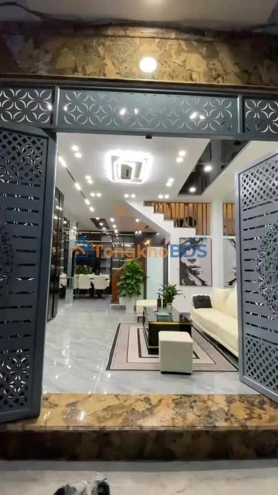 Nhà Vương Thừa Vũ, Thanh Xuân - 50m², 5 Tầng, Ô Tô Đỗ Cửa, Giá Tốt