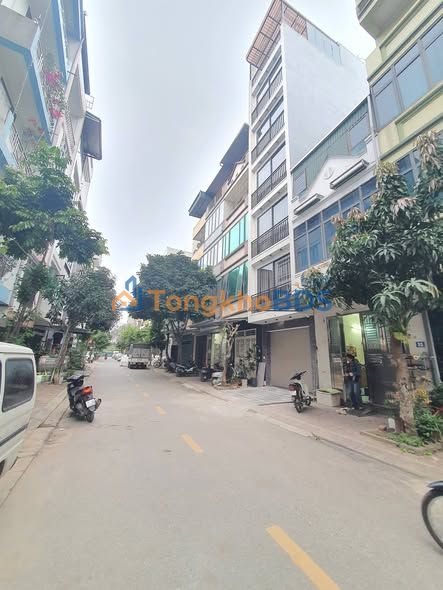 Nhà 7 Tầng Kinh Doanh, Long Biên - 252m², 12 Tỷ, Vỉa Hè Ô Tô
