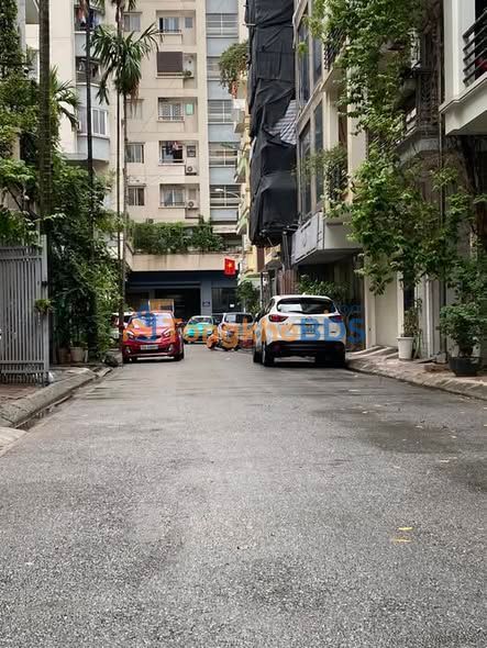 Nhà Hoàng Quốc Việt Cầu Giấy 60m² 11 tỷ - Ô tô vào nhà
