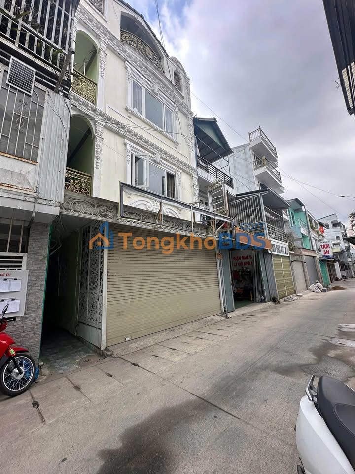 Khách sạn Trần Phú Đức Trọng 87m2 8.9 tỷ - Mặt tiền kinh doanh