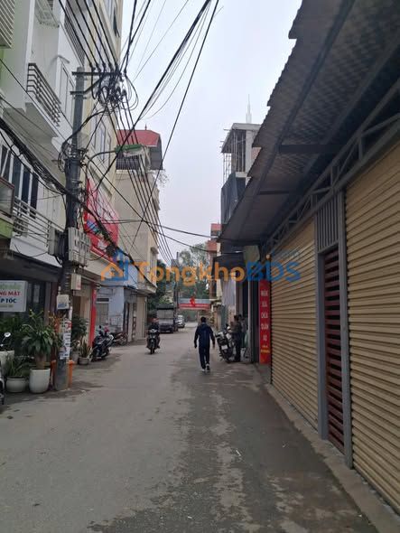 Bán Nhà C4 Tổ 12 Yên Nghĩa, Hà Đông - 32m², Ô tô Đỗ Cửa, Sổ Đỏ Vuông Vắn