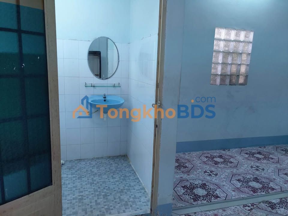 Nhà nguyên căn Tân Phú 4PN 4tr - Sẵn sàng ở ngay