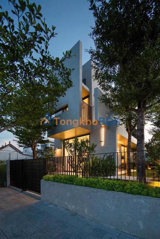 Townhouse Nguyen Viet Song 190m² 8 tỷ – Ô tô vào tận nhà