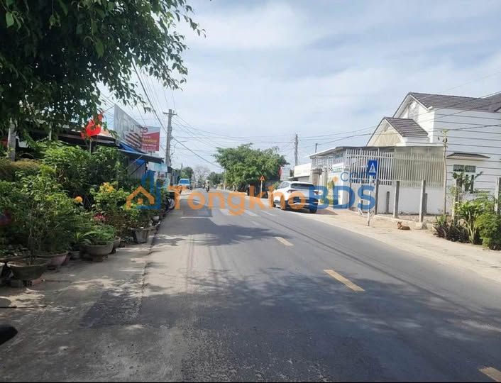 Mặt tiền Nguyễn Huệ, Vạn Thắng - 114m² Thổ cư Giá chỉ 1.4 tỷ