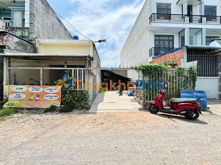 Nhà cấp 4 + 11 phòng trọ, Đức Hòa Long An - 5.6 tỷ, full thổ cư