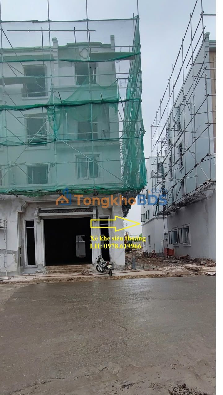 Bán gấp Townhouse Vinhomes Đan Phượng 120m², 4 tầng, 20 tỷ - Sổ đỏ lâu dài