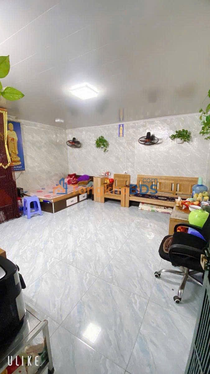 Cho thuê nhà 3 tầng 4PN phố Bạch Đằng, Hoàn Kiếm - 10.x Triệu/tháng