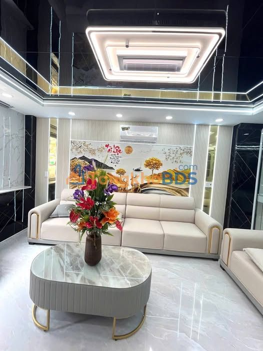 Nhà 5 tầng Thạnh Xuân 33 64m² 6.5 tỷ - Ô tô trong nhà sẵn ở