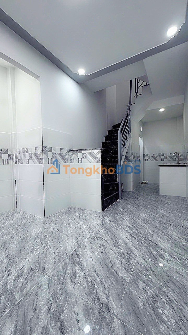 Nhà riêng Kênh Tân Hoá 18m² 2.2 tỷ - Sẵn sàng ở ngay