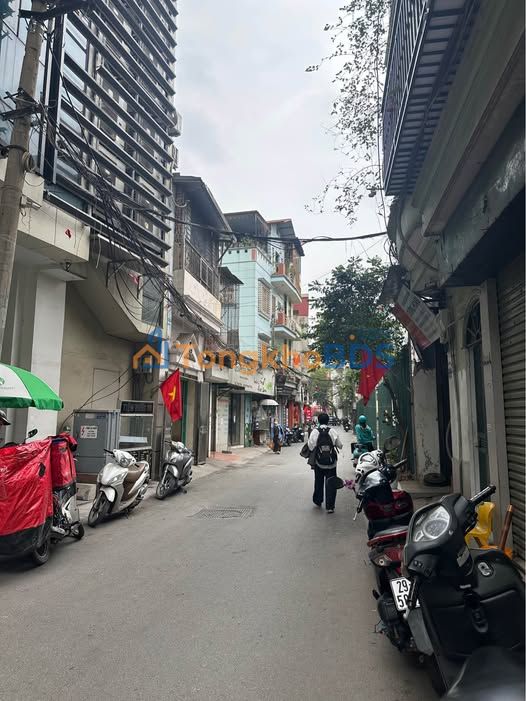 Nhà Phân Lô Phường Mai Dịch 45m² - Giá 16.2 Tỷ - Ô Tô Đỗ Cửa