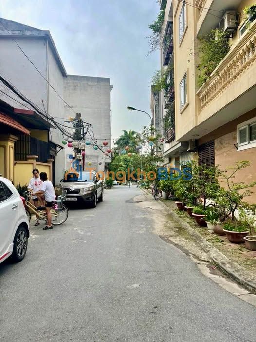 Bán Đất Ngọc Thụy, Long Biên 62.7m² - Sổ Đỏ Vuông Vắn, Giá 13 Tỷ