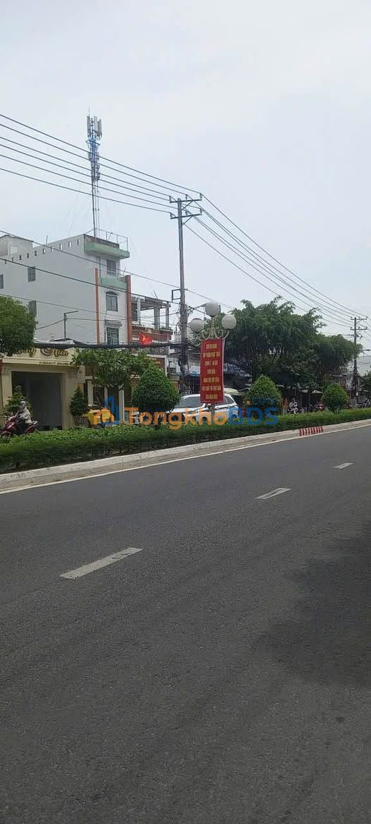 Nhà Nguyễn Trung Trực Long Xuyên 80m² 5.5 tỷ - Ô tô vào tận nhà