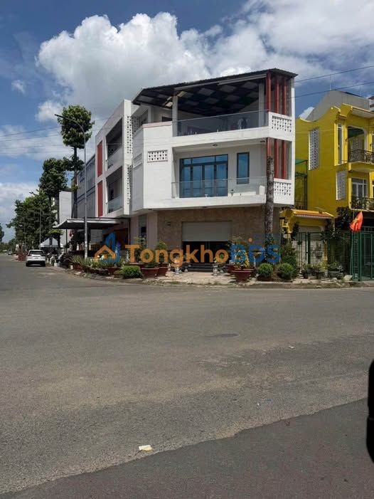 Nhà Góc 3 Tầng Lộ 30m - Khu Dân Cư Nông Thổ Sản, Châu Phú, An Giang - 9 Tỷ