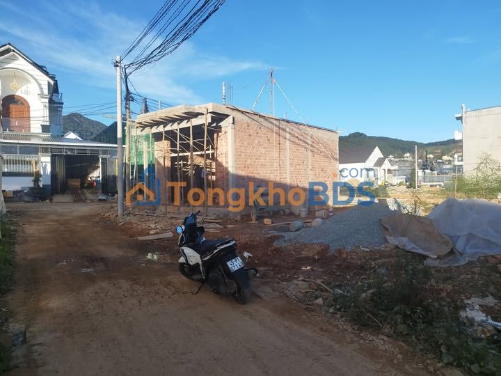 Đất nền Thị trấn Lạc Dương 76m² giá 2 tỷ - Sổ đỏ chính chủ