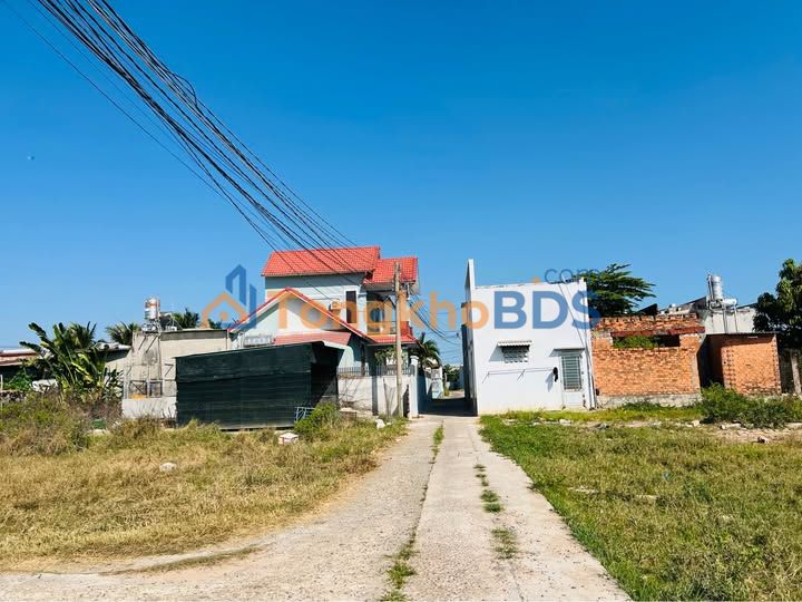 Đất Thổ Cư Hàm Thắng 100m² - 2 Mặt Tiền Ô Tô - Giá 790 Triệu