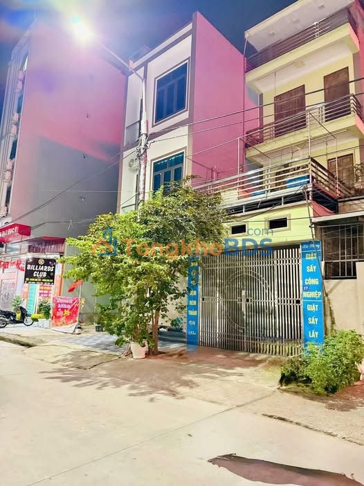 Nhà 3 Tầng Đẹp 90m² Tại Phường Nếnh, Bắc Giang - Sẵn Nội Thất