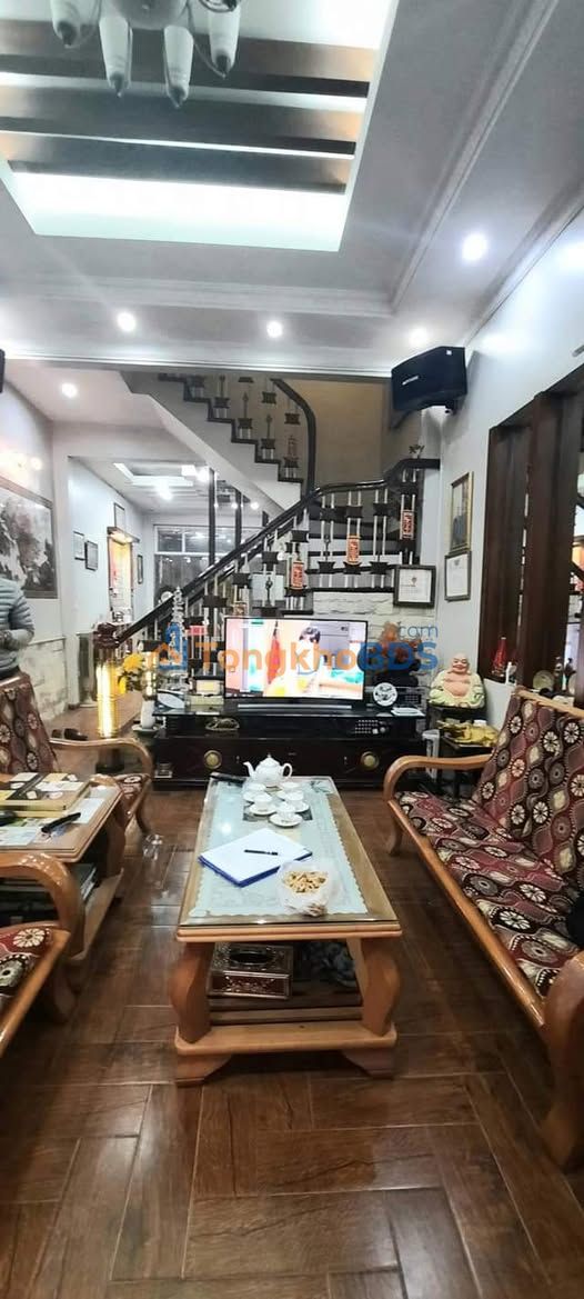 Nhà riêng Võng Thị 40m² giá 6 tỷ - Ô tô vào tận nhà