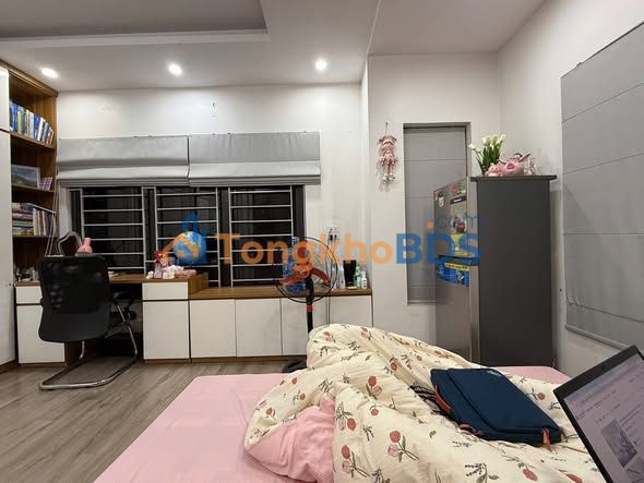 Phòng trọ Hoàng Quốc Việt 4.5 triệu - Sẵn sàng ở ngay