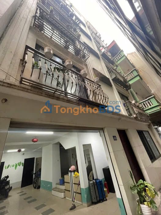 CHDV Xuan Phuong Nam Tu Liem gia thoa thuan - O to vao