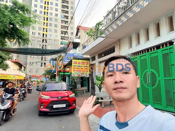 Nhà riêng Dĩ An 120m² 8.099 tỷ - Ô tô vào tận nhà