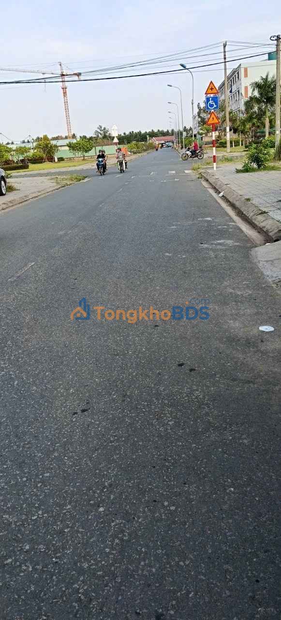 Nhà riêng Giao Long 120m² 1.25 tỷ - Ô tô vào tận nhà