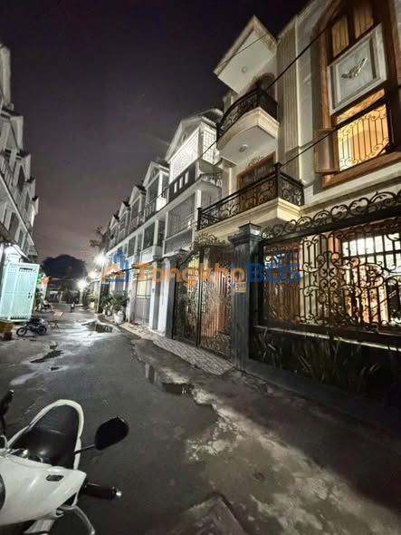 Nhà Hiệp Phú, Q9 - 56m² - 3 Tầng Kiên Cố - Ô tô vào nhà - Giá 5 Tỷ