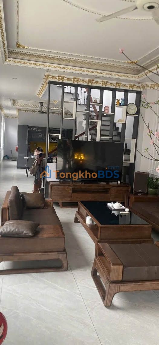 Nhà 2,5 tầng Hùng Thắng Hạ Long 104m² 4,95 tỷ - Ô tô vào tận nhà