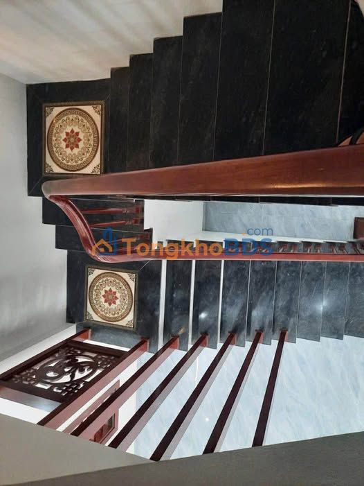 Nhà Trần Huy Liệu Nam Định - 127.7m² 5PN, Ô tô đỗ cửa, Giá 2.8 tỷ