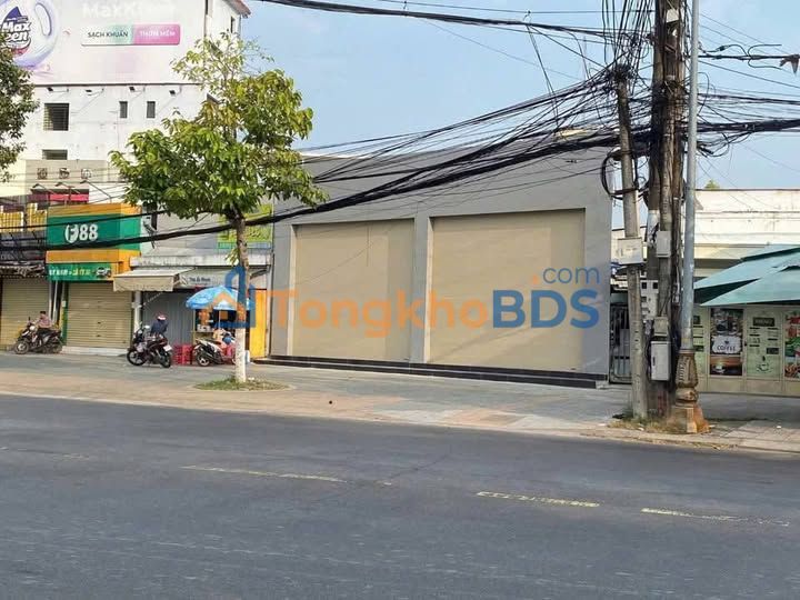 Nhà mặt tiền Đồng Khởi 320m² 120tr - Mặt tiền kinh doanh