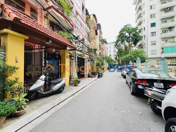 Nhà Hoàng Quốc Việt 85m² 24.5 tỷ - Ô tô vào tận nhà, sổ đỏ