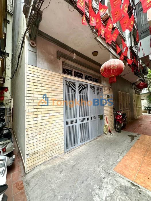 Nhà 5 Tầng Lô Góc Cầu Giấy - 38m² - Giá 9 Tỷ - Sổ Đỏ Sẵn Sàng