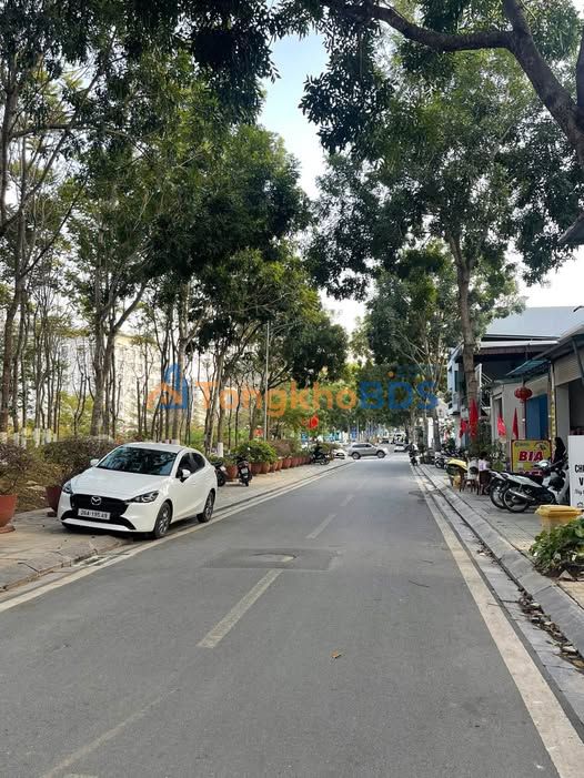 Đất thổ cư 104m² mặt tiền quảng trường, Sơn La - Giá 2.75 tỷ