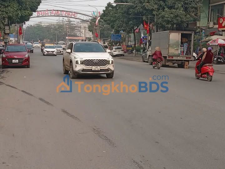 Mặt Tiền Phố Nguyễn Du, Phú Thọ - 186m² Kinh Doanh Sầm Uất