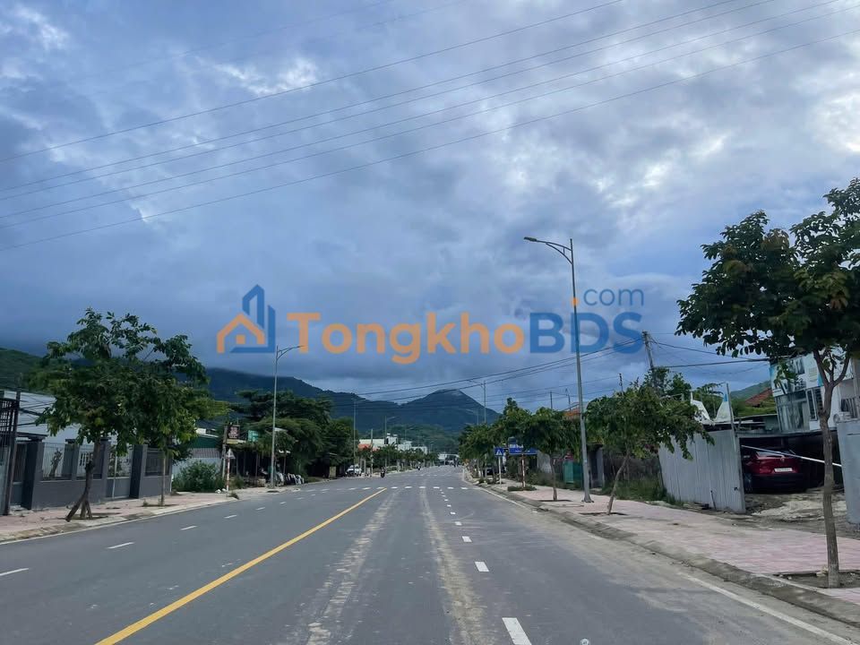 Đất Hẻm 13M Phong Châu Cam Lâm - 120m² Sổ Riêng Kinh Doanh Tốt