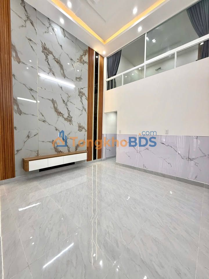 Nhà 63m² 2 Tầng 3PN Hiệp Bình Phước - Giá 5.2 Tỷ, Sổ Hồng Riêng