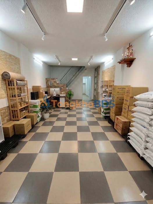 Nhà mặt tiền Tân Phú 61m² 6.3 tỷ - Ô tô vào nhà, đường rộng