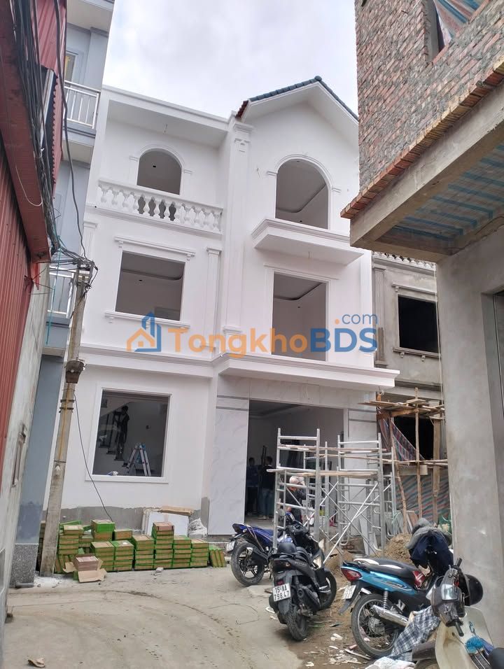 Nhà 45m² Hoa Động, Thủy Nguyên - Ô tô đỗ cửa, Giá chỉ 2.x Tỷ