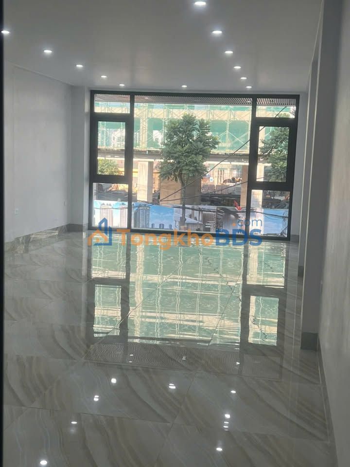 Cho thuê mặt bằng kinh doanh mặt phố Nguyễn Lam, Long Biên - 70m² x 8 tầng