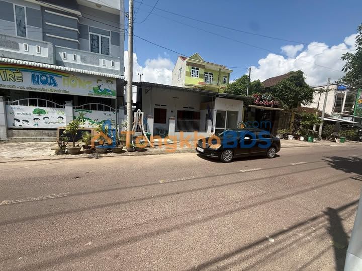 Nhà phố Trần Hưng Đạo Sông Cầu 171m² 5 tỷ - Mặt tiền kinh doanh