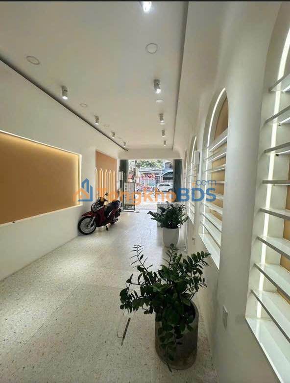 Mặt bằng Nguyễn Thị Minh Khai 72m² 10 triệu - Mặt tiền kinh doanh