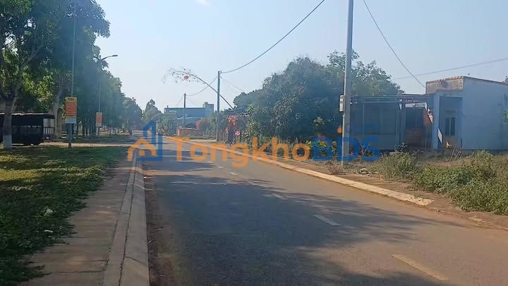 Đất nền Thị trấn Chư Sê 97m² 300 triệu - Sổ đỏ chính chủ