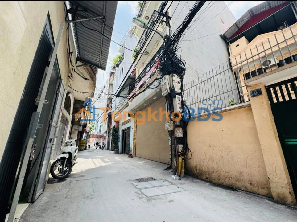 Nhà Hoàng Ngân Cầu Giấy 52m2 13.3 tỷ - Ô tô vào tận nhà