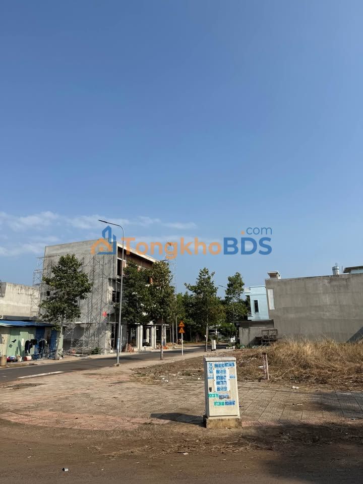Đất nền góc ngã tư Thegon, Bình Phước - 144m² Full Thổ Cư, Giá 1.8 Tỷ