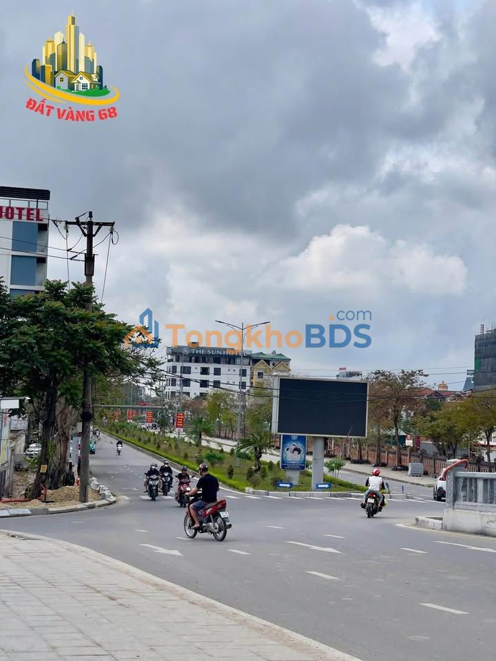 Nhà Phố Cổ Ninh Bình 100m² - Sẵn Sàng Kinh Doanh Khách Sạn/Cafe