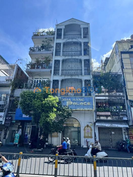 Shophouse Q5 102m2 gia 150tr - Mat tien kinh doanh hiem