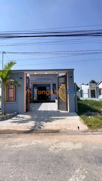 Nhà Mặt Tiền Cần Đước 5x30m - Full Thổ Cư, Tặng Nội Thất 1.8 Tỷ