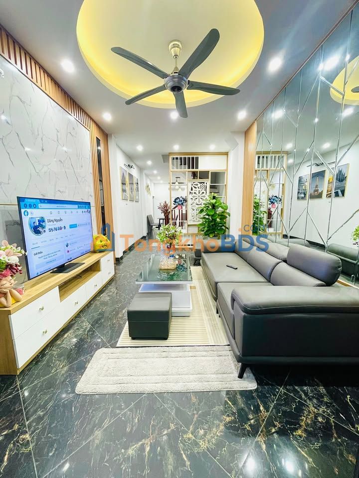 Nhà Lô Góc 3 Thoáng Bạch Mai, 160m² 4 Tầng, Giá 9.X Tỷ