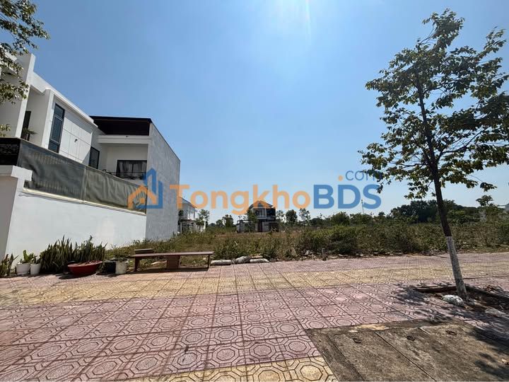 Đất Vàng Kon Tum - 208m² Mặt Tiền Đặng Thai Mai - Giá 3.3 Tỷ