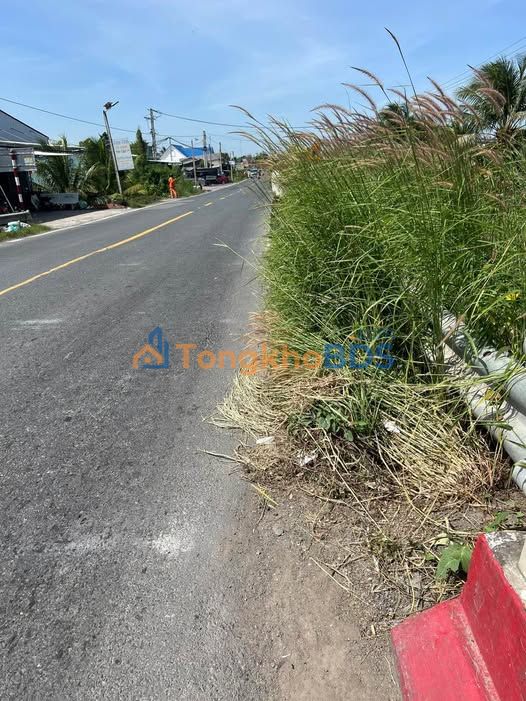 Đất nền Mặt tiền Đường lớn Long Xuyên - 300m² - Giá 1.6 tỷ - Sổ đỏ chính chủ